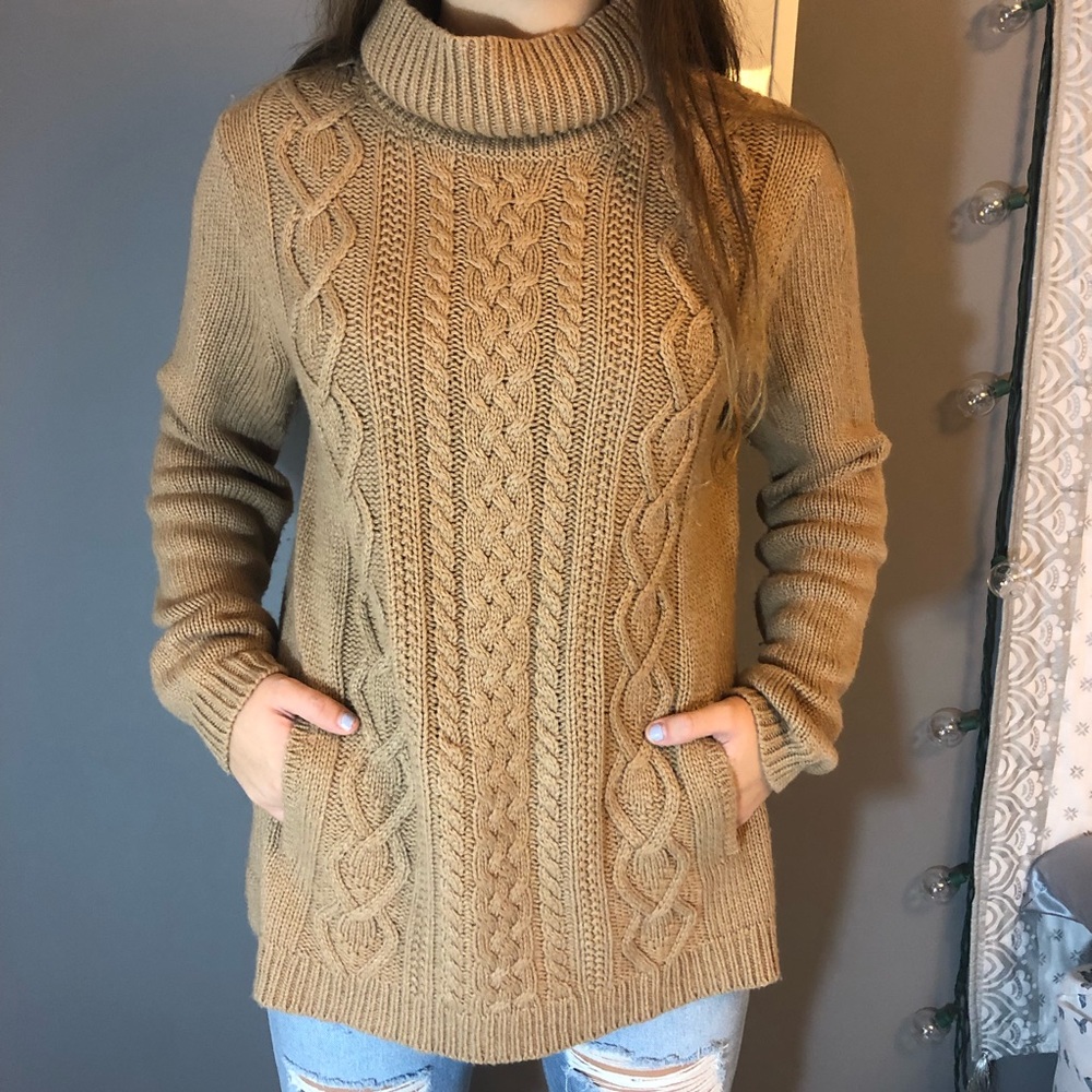 EUC Vineyard Vines Tan Sweater SZ L